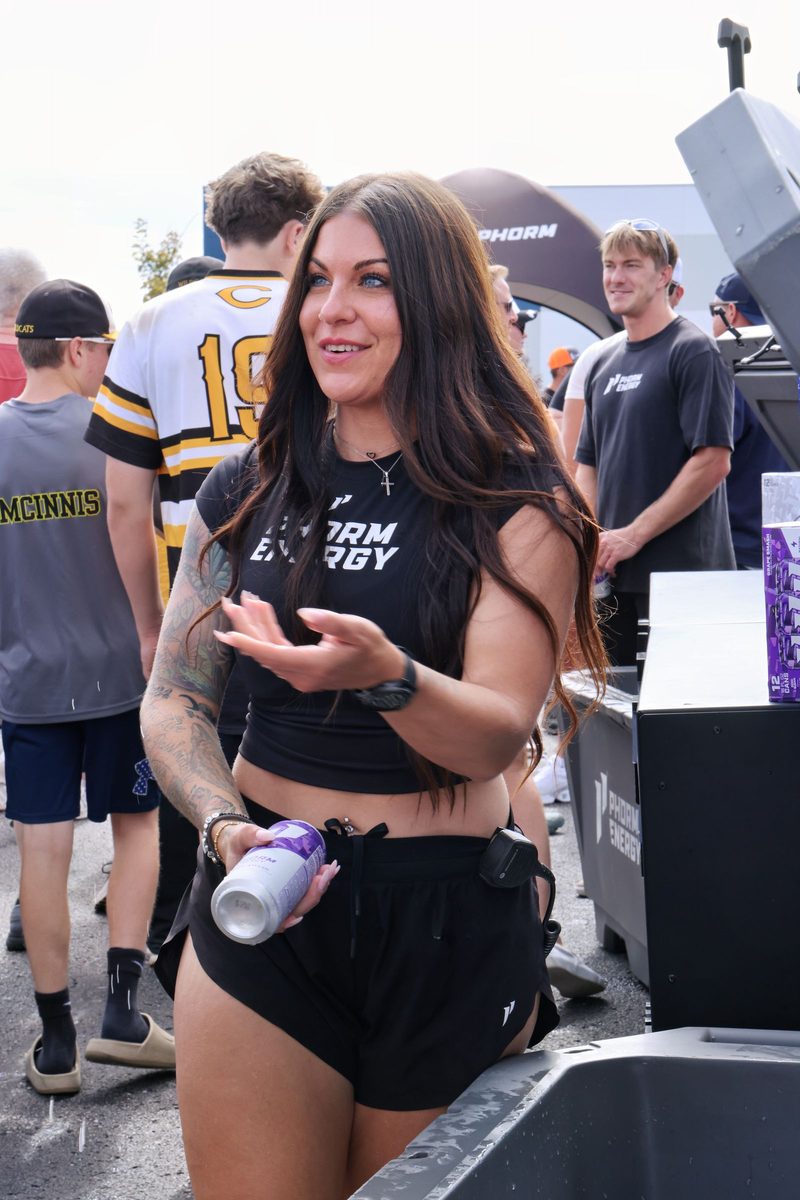 Guest at the 1st Phorm event booth